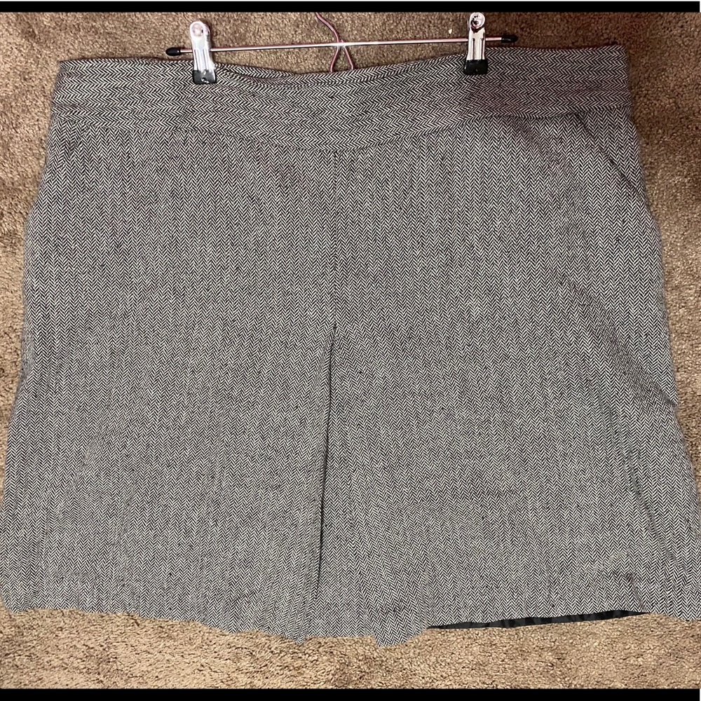 Tweed pleated skirt